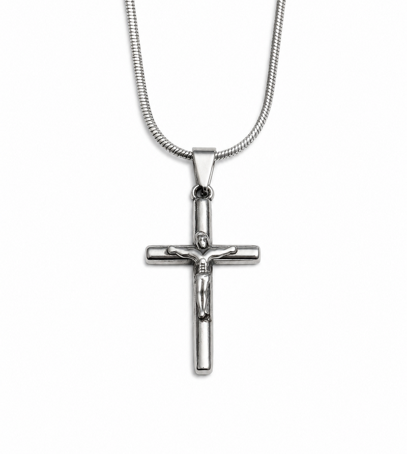 Cross pendant necklace