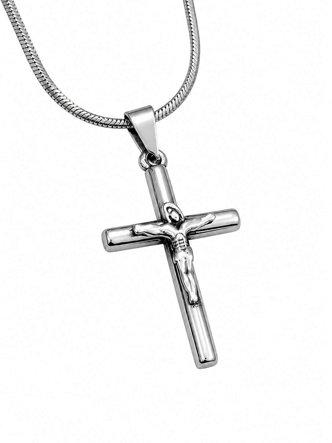 Cross pendant necklace