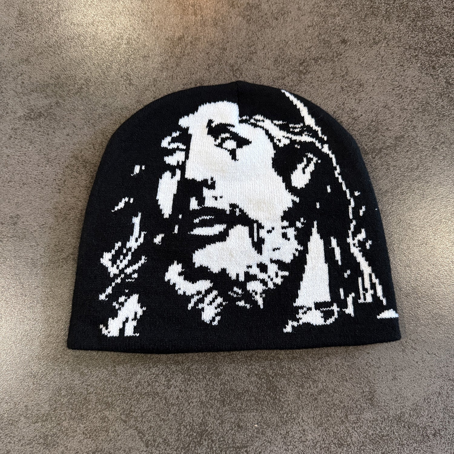 BLACK PORTRAIT Beanie