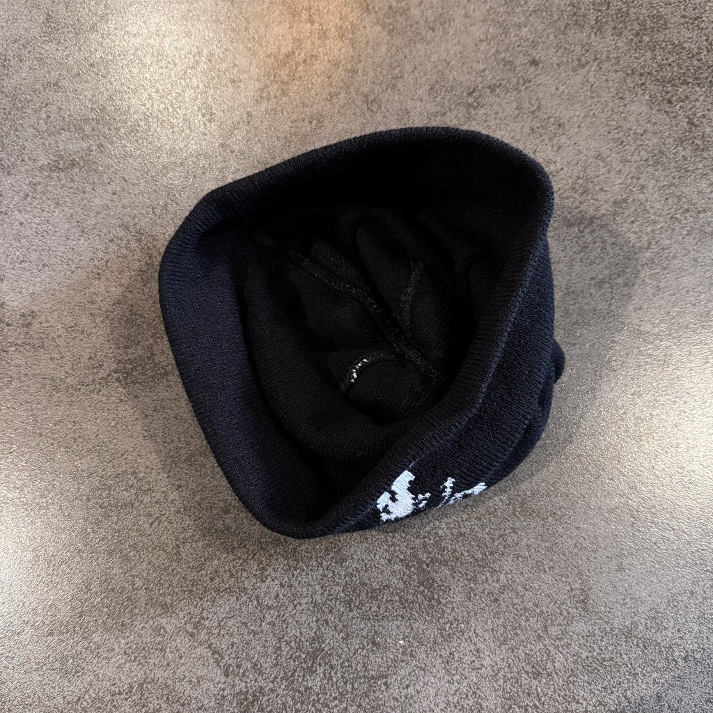 BLACK PORTRAIT Beanie